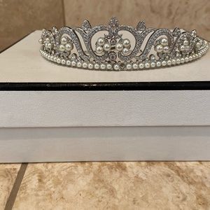 Antique Swavorski Pearl and Diamanté Tiara.